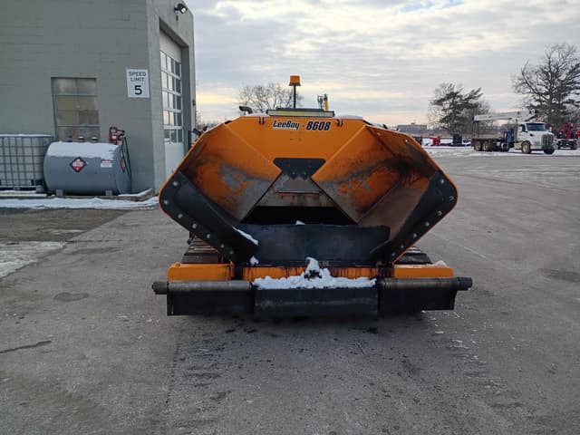 Image of LeeBoy 8608 equipment image 4