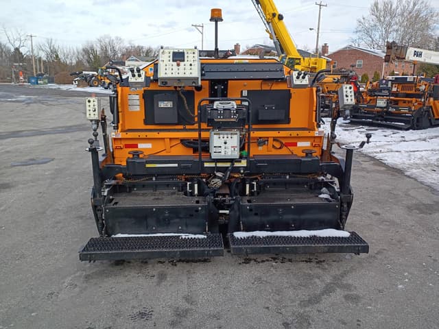 Image of LeeBoy 8608 equipment image 3