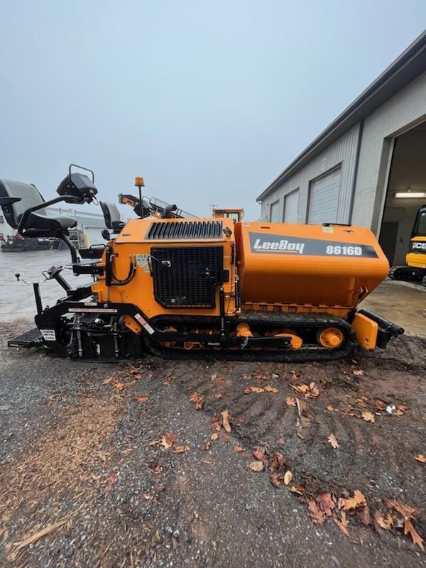 2023 LeeBoy 8616D Equipment Image0