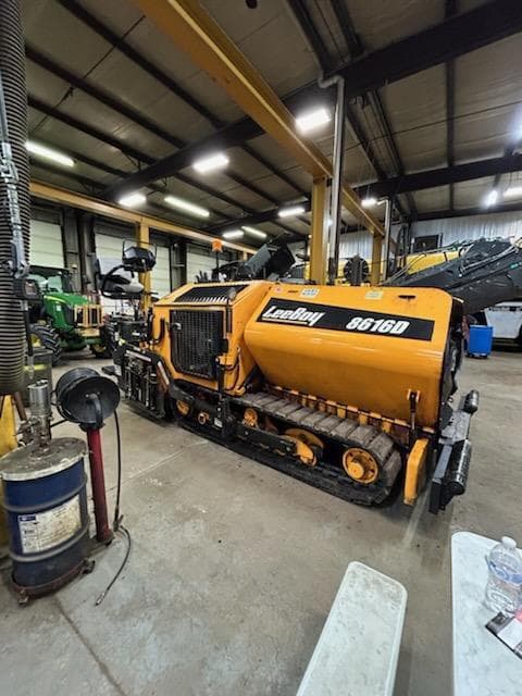 Image of LeeBoy 8616D equipment image 2