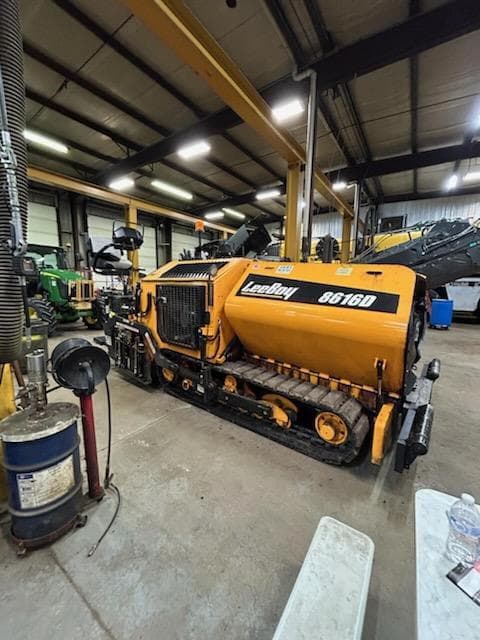 Image of LeeBoy 8616D equipment image 2