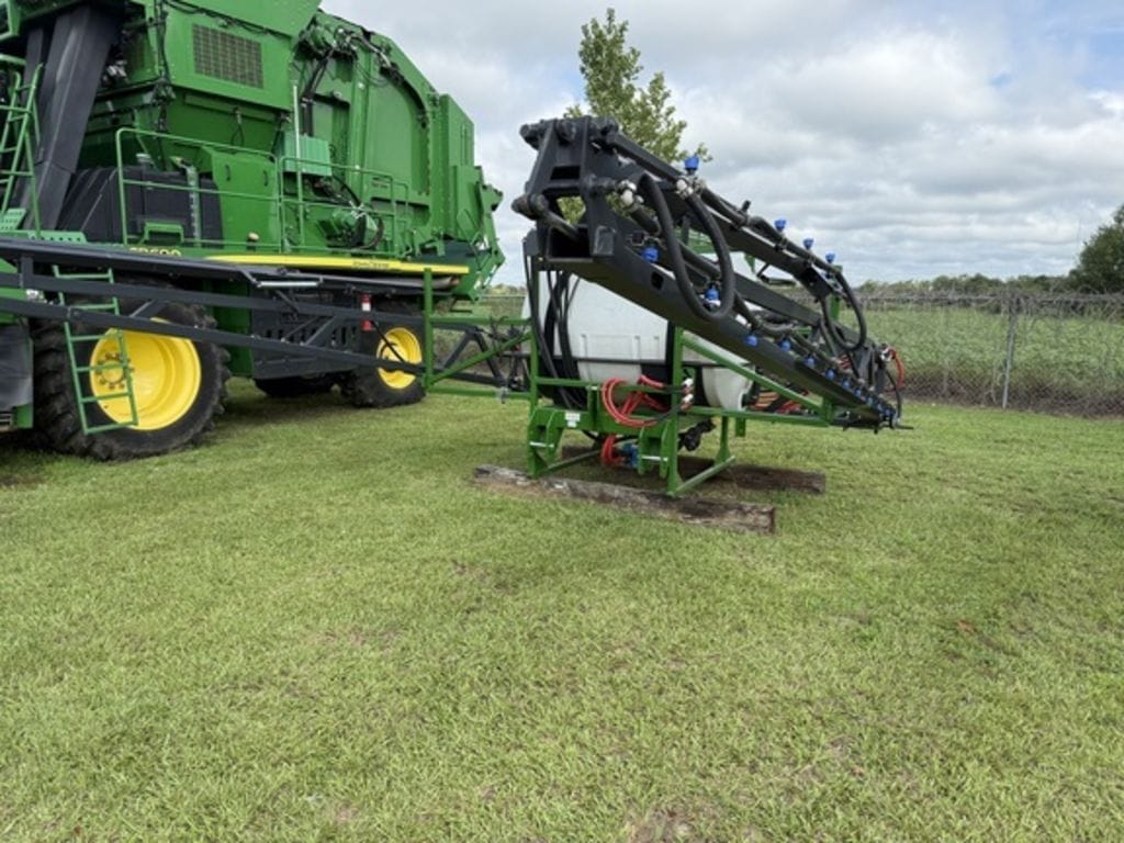 2023 LMC H40024 Equipment Image0