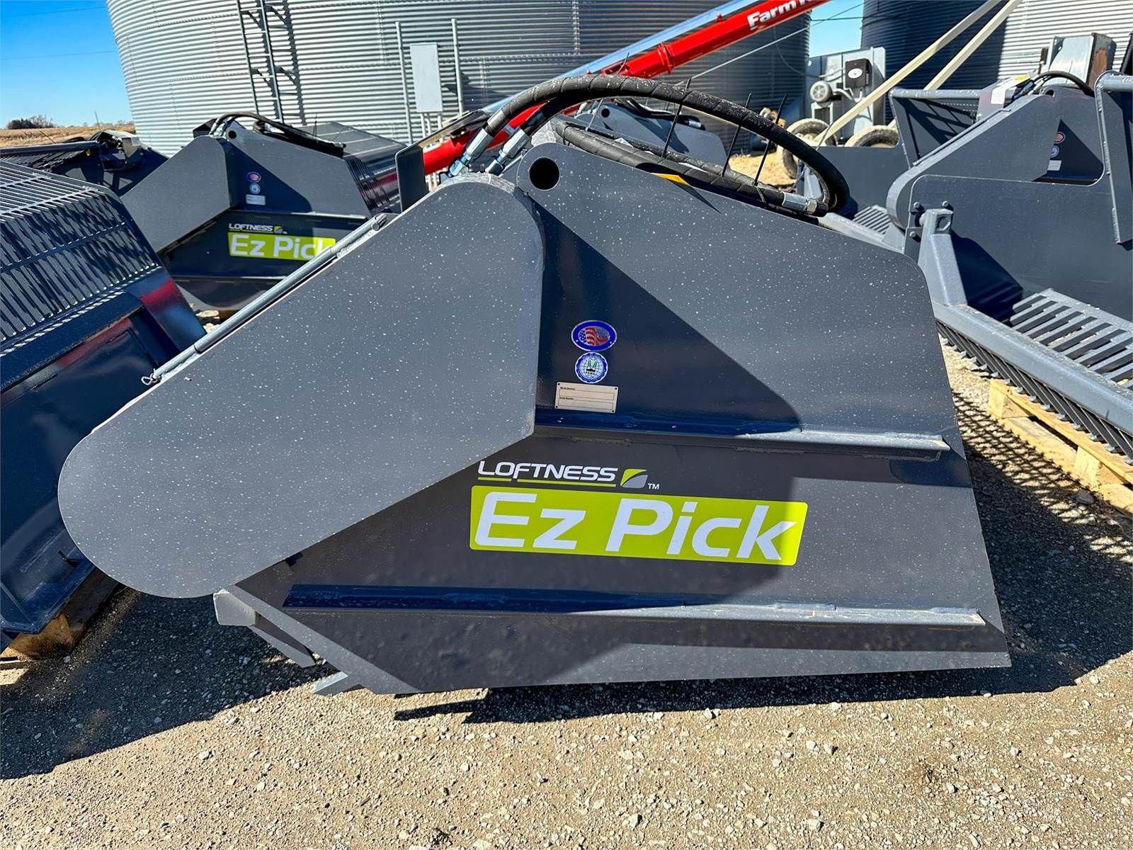 2024 Loftness EZ Pick 840  Equipment Image0