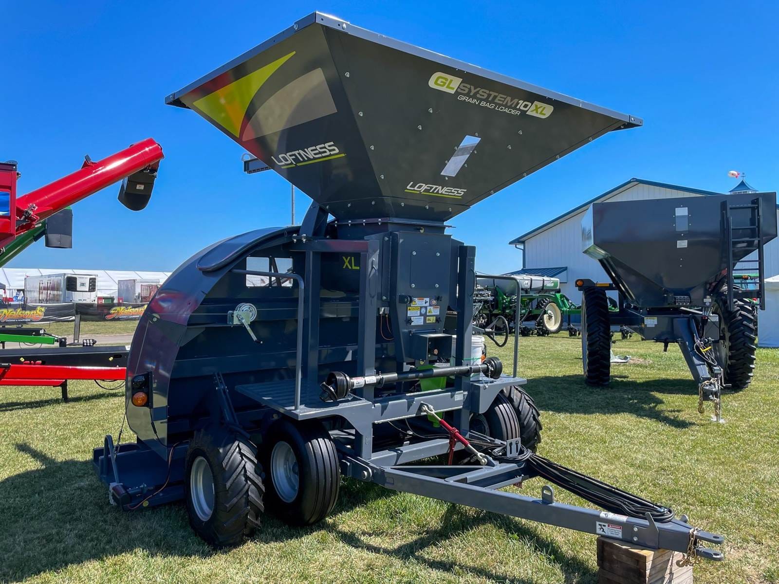 2024 Loftness XLB 10 Equipment Image0