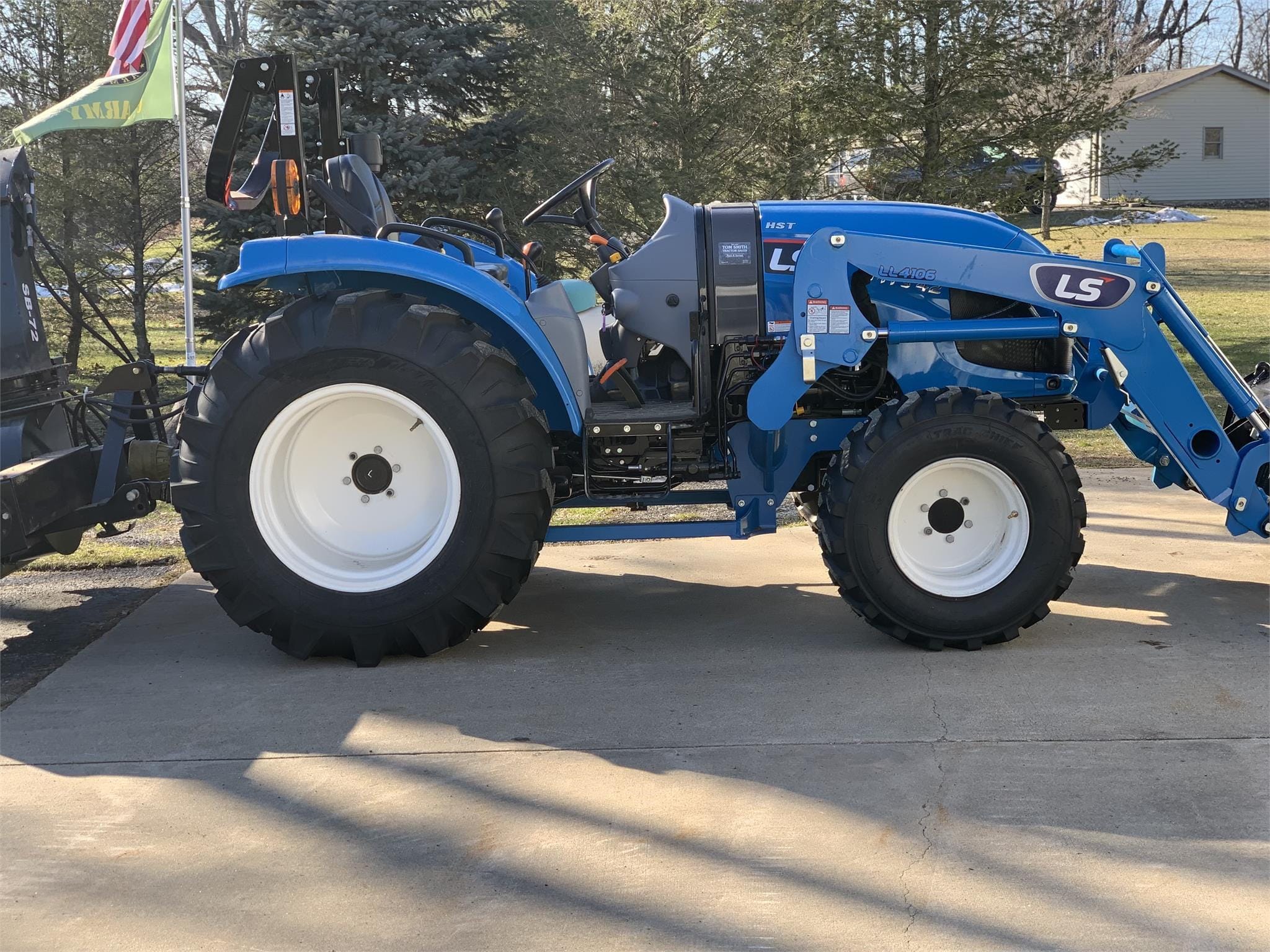 2023 LS MT342 Equipment Image0