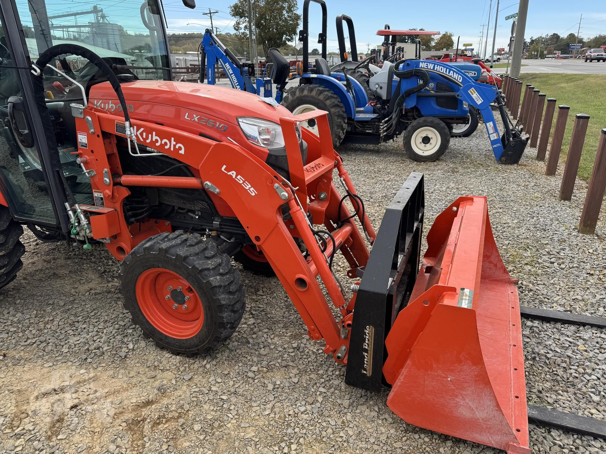 2023 Kubota LX2610HSDC Equipment Image0