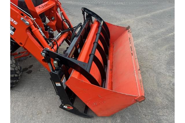 Image of Kubota LX2610HSDC equipment image 3
