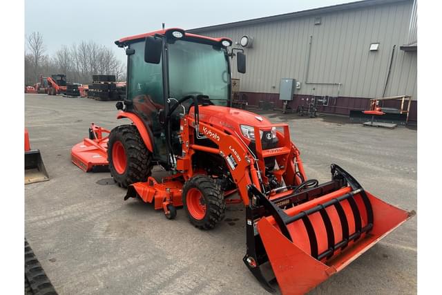 Image of Kubota LX2610HSDC equipment image 2