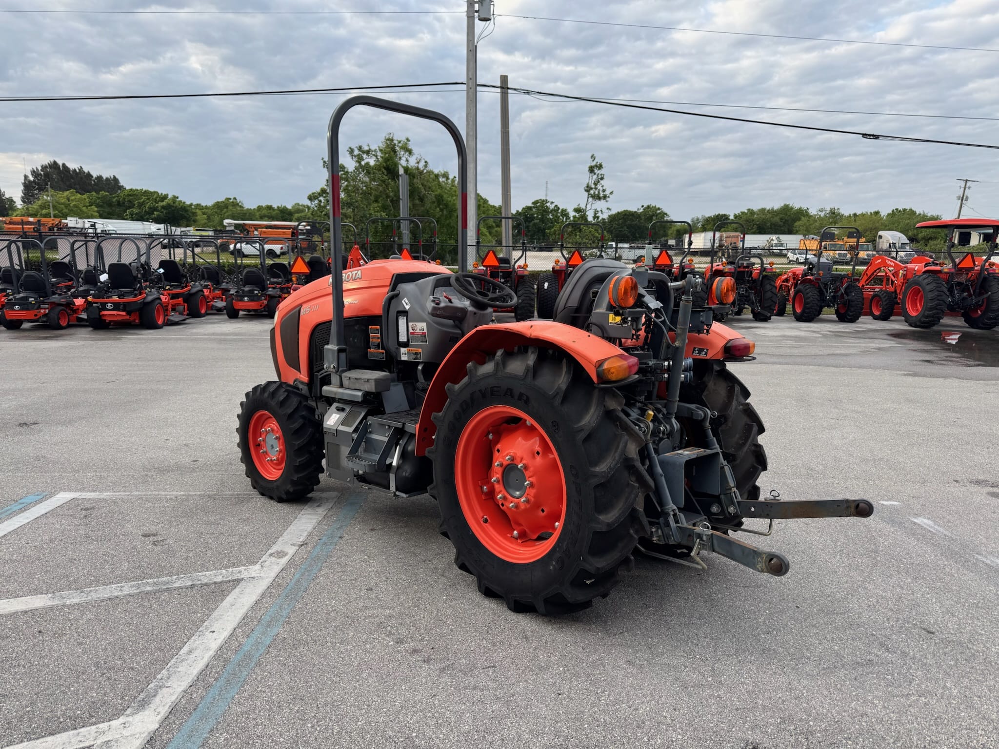 2023 Kubota M5N-111 Equipment Image0