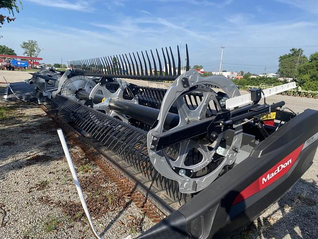 Image of MacDon FD230  equipment image 3