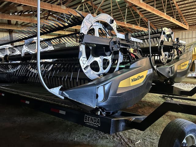 Image of MacDon FD240 equipment image 2