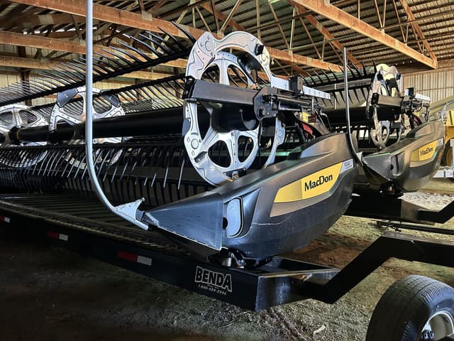 Image of MacDon FD240 equipment image 2