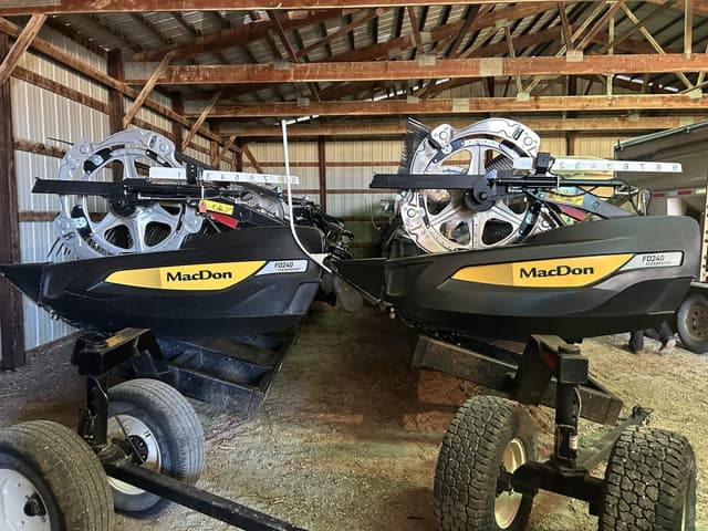 Image of MacDon FD240 equipment image 1