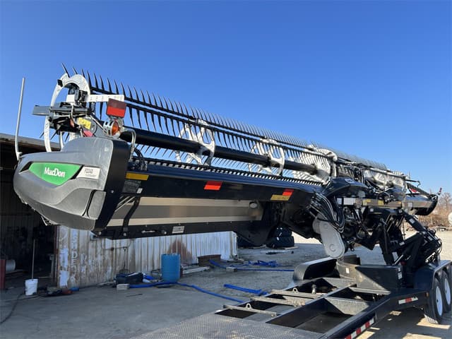 Image of MacDon FD240 equipment image 1