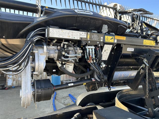 Image of MacDon FD240 equipment image 2