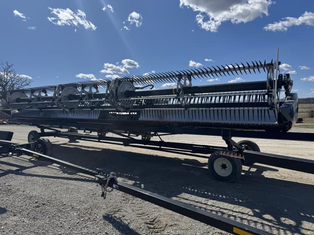 Image of MacDon FD240 equipment image 1