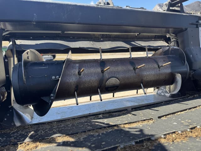 Image of MacDon FD240 equipment image 3