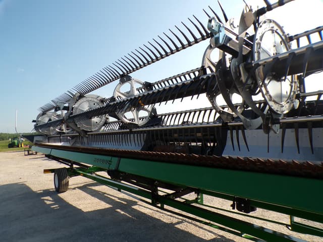 Image of MacDon FD245 equipment image 3