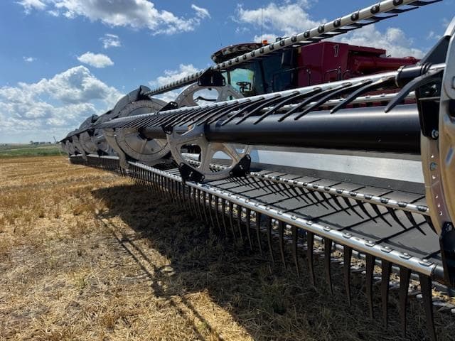 Image of MacDon FD245 equipment image 2