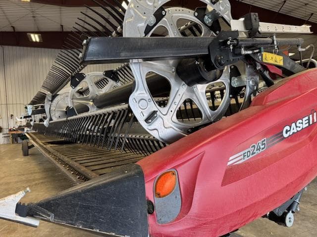 Image of MacDon FD245 equipment image 4