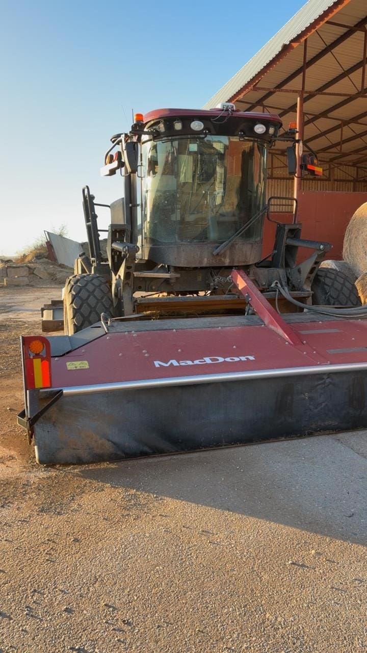 2023 MacDon M1240 Equipment Image0