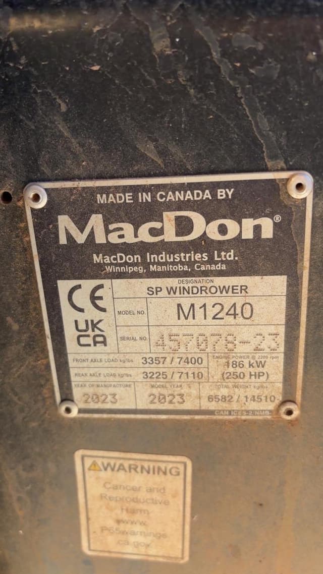 Image of MacDon M1240 equipment image 2