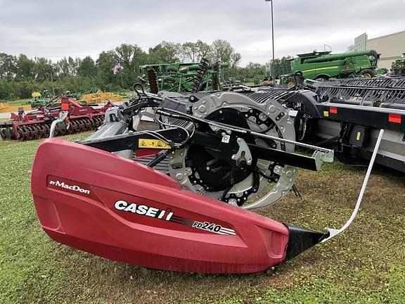 Image of MacDon FD240 equipment image 2