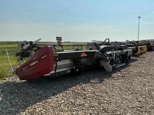 Image of MacDon FD235 equipment image 2