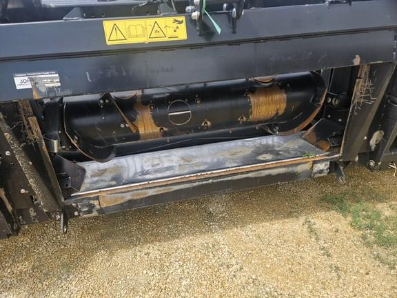 Image of MacDon FD240 equipment image 3