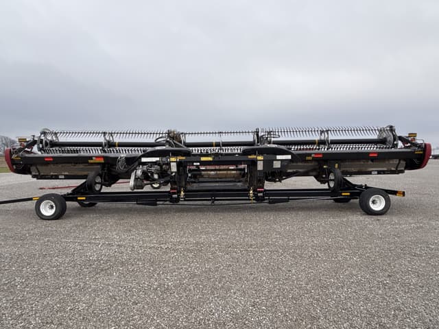 Image of MacDon FD240 equipment image 3