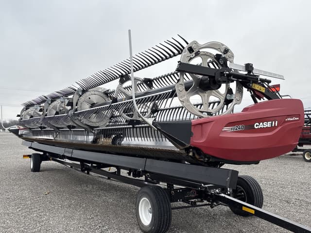 Image of MacDon FD240 equipment image 3