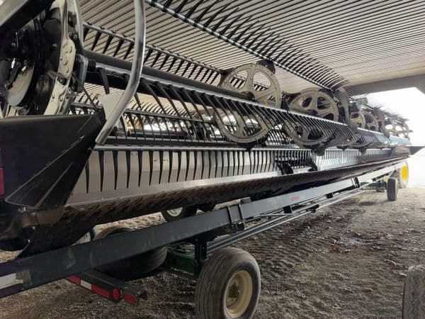 Image of MacDon FD240 equipment image 1