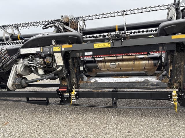 Image of MacDon FD240 equipment image 1