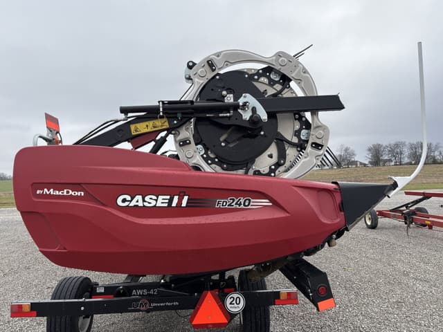 Image of MacDon FD240 equipment image 1