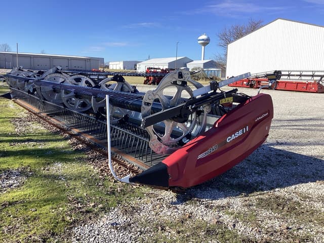 Image of MacDon FD240 equipment image 2