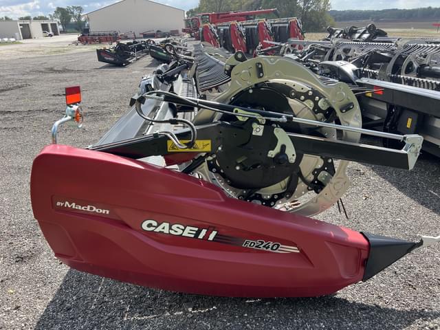 Image of MacDon FD240 equipment image 1