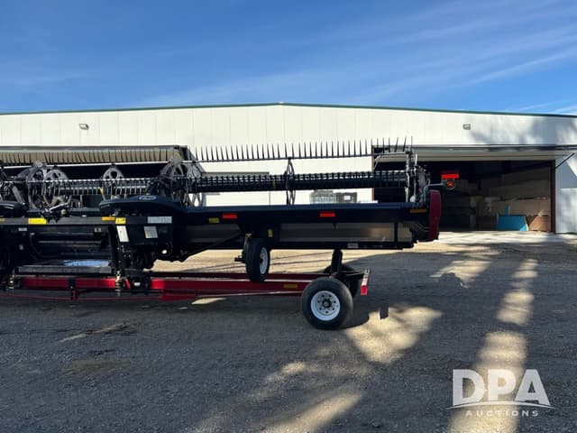 Image of MacDon FD240 equipment image 2