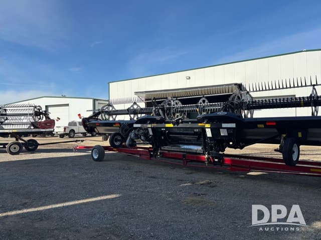 Image of MacDon FD240 equipment image 1