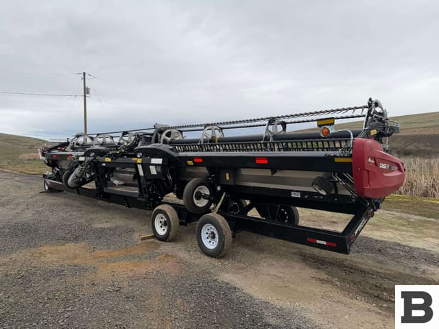 Image of MacDon FD240 equipment image 2