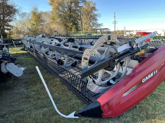 Main image MacDon FD240