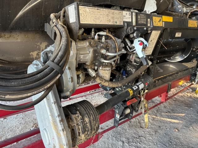 Image of MacDon FD240 equipment image 3