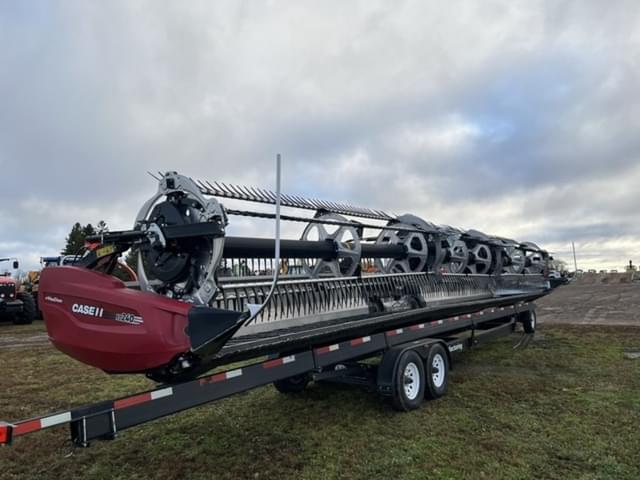 Image of MacDon FD240 equipment image 2