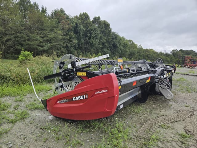 Image of MacDon FD240 equipment image 4