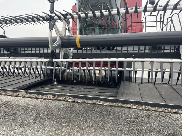 Image of MacDon FD245 equipment image 3