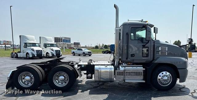 Image of Mack AN64T equipment image 3