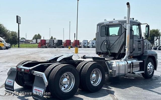 Image of Mack AN64T equipment image 4