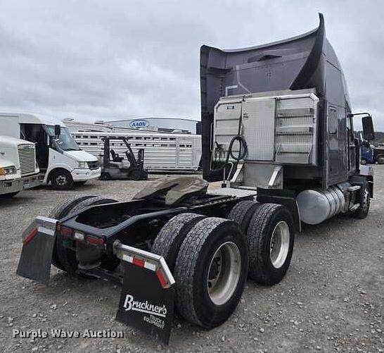 Image of Mack Anthem equipment image 4