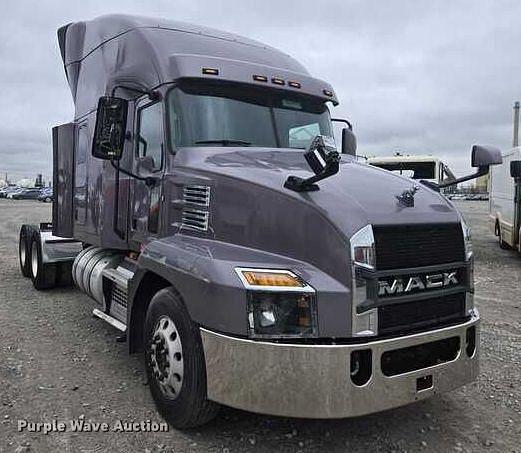 Image of Mack Anthem equipment image 2