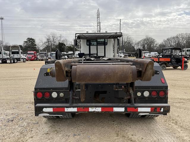 Image of Mack GR64B equipment image 2