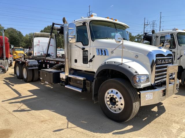 Image of Mack GR64F equipment image 3
